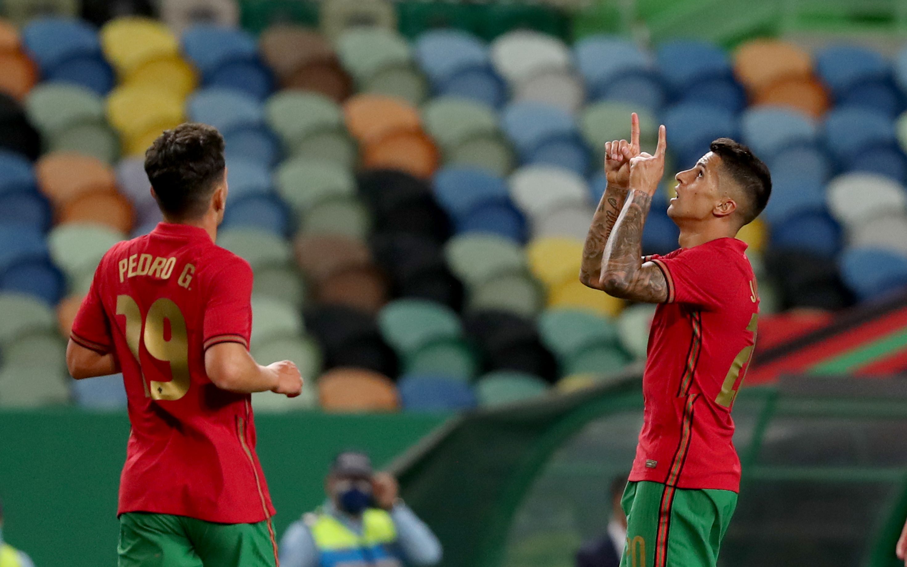 包含英格兰蓄势待发挑战冠军葡萄牙的词条 包含英格兰蓄势待发挑战冠军葡萄牙的词条