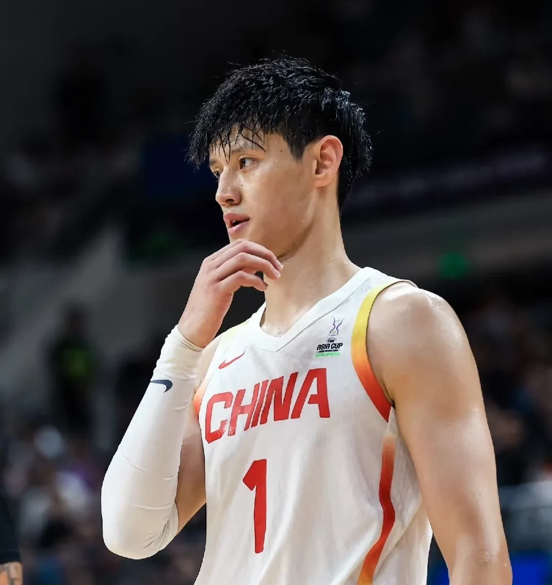 爱游戏-关于世界杯篮球赛场上球员飒爽英姿，实力强劲的信息