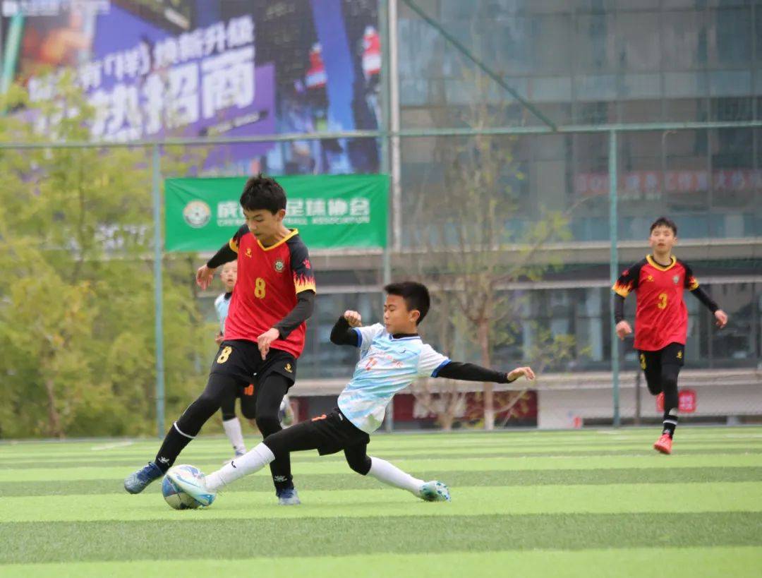 战术精湛,场上球员技战术展示精彩纷呈的简单介绍 战术精湛,场上球员技战术展示精彩纷呈的简单介绍