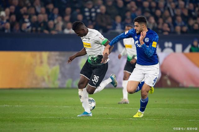 沙尔克04队的状态持续下滑 沙尔克04队的状态持续下滑