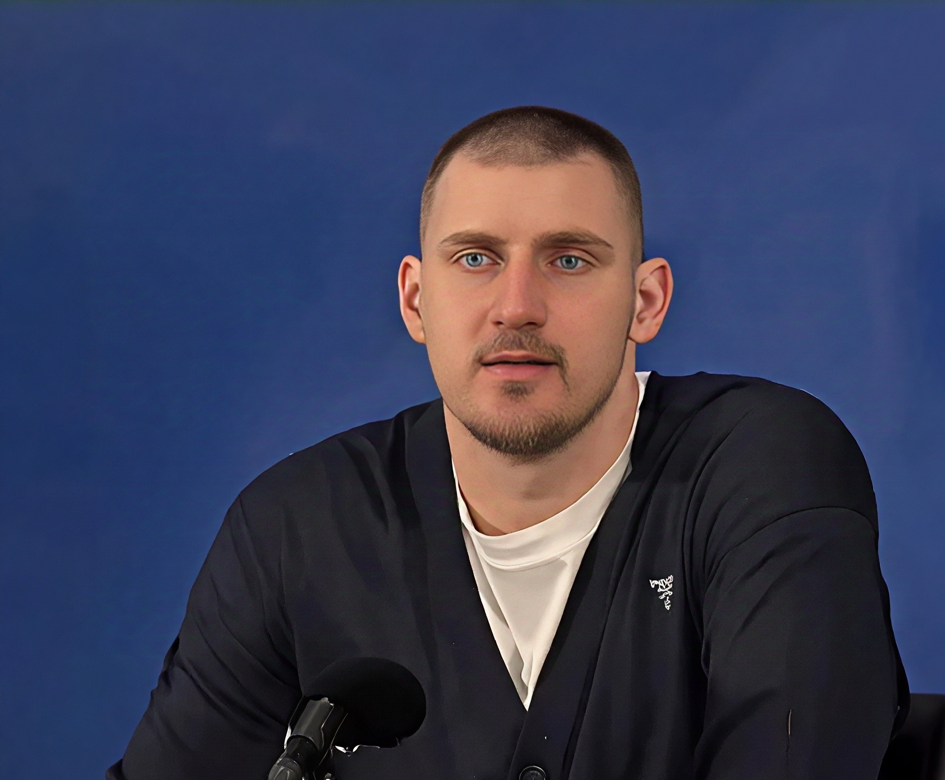 爱游戏-掘金跃居榜首！约基奇全面爆发领队成功