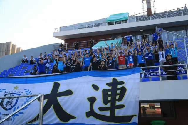 大连一方力克天津泰达，全队表现抢眼，领跑积分榜的简单介绍