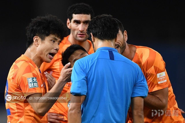 包含东北体育频现逆转，掌握战局主动权的词条