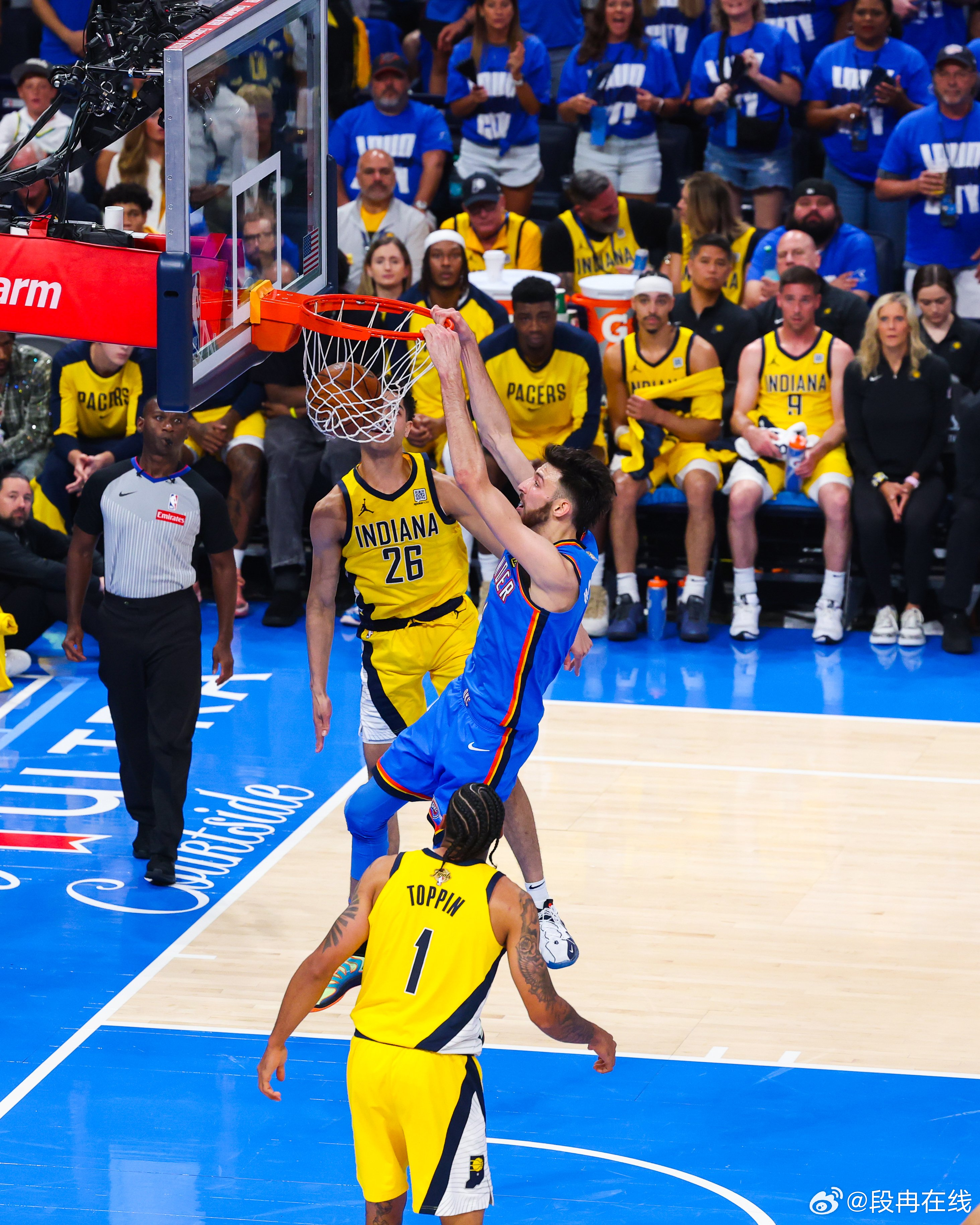 爱游戏官网-开拓者大胜雷霆，西部半决赛豪取首胜